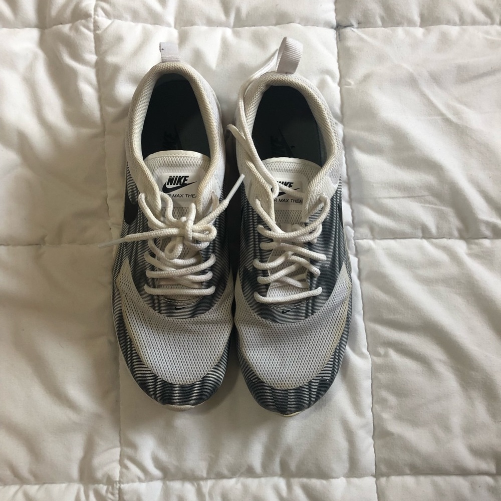 NIKE air max thea